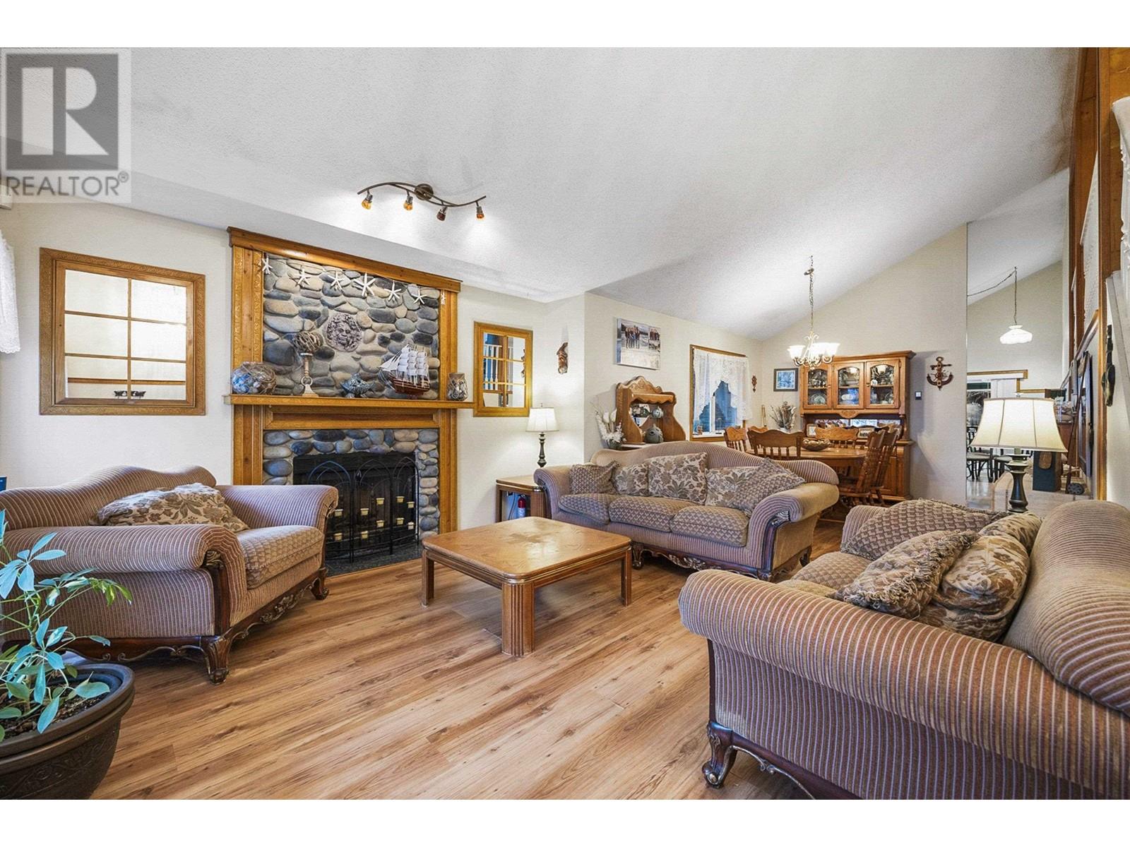 21568 Ashbury Court, Maple Ridge, British Columbia  V2X 8Z7 - Photo 2 - R2865117