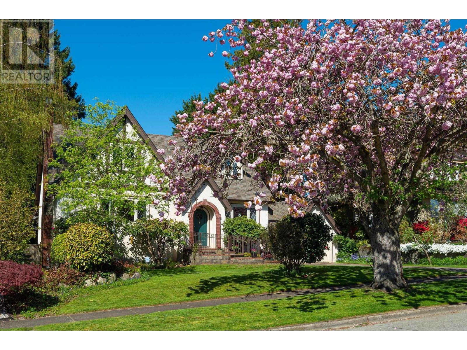 5537 Holland Street, Vancouver, British Columbia  V6N 2A7 - Photo 1 - R2865138