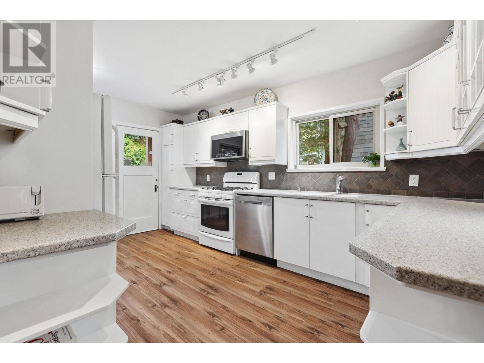 5537 Holland Street, Vancouver, British Columbia  V6N 2A7 - Photo 14 - R2865138