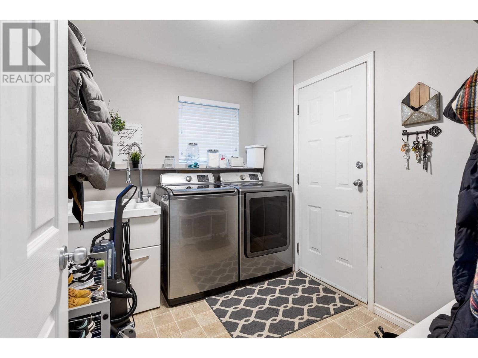 23756 Kanaka Way, Maple Ridge, British Columbia  V2W 2E2 - Photo 12 - R2865164
