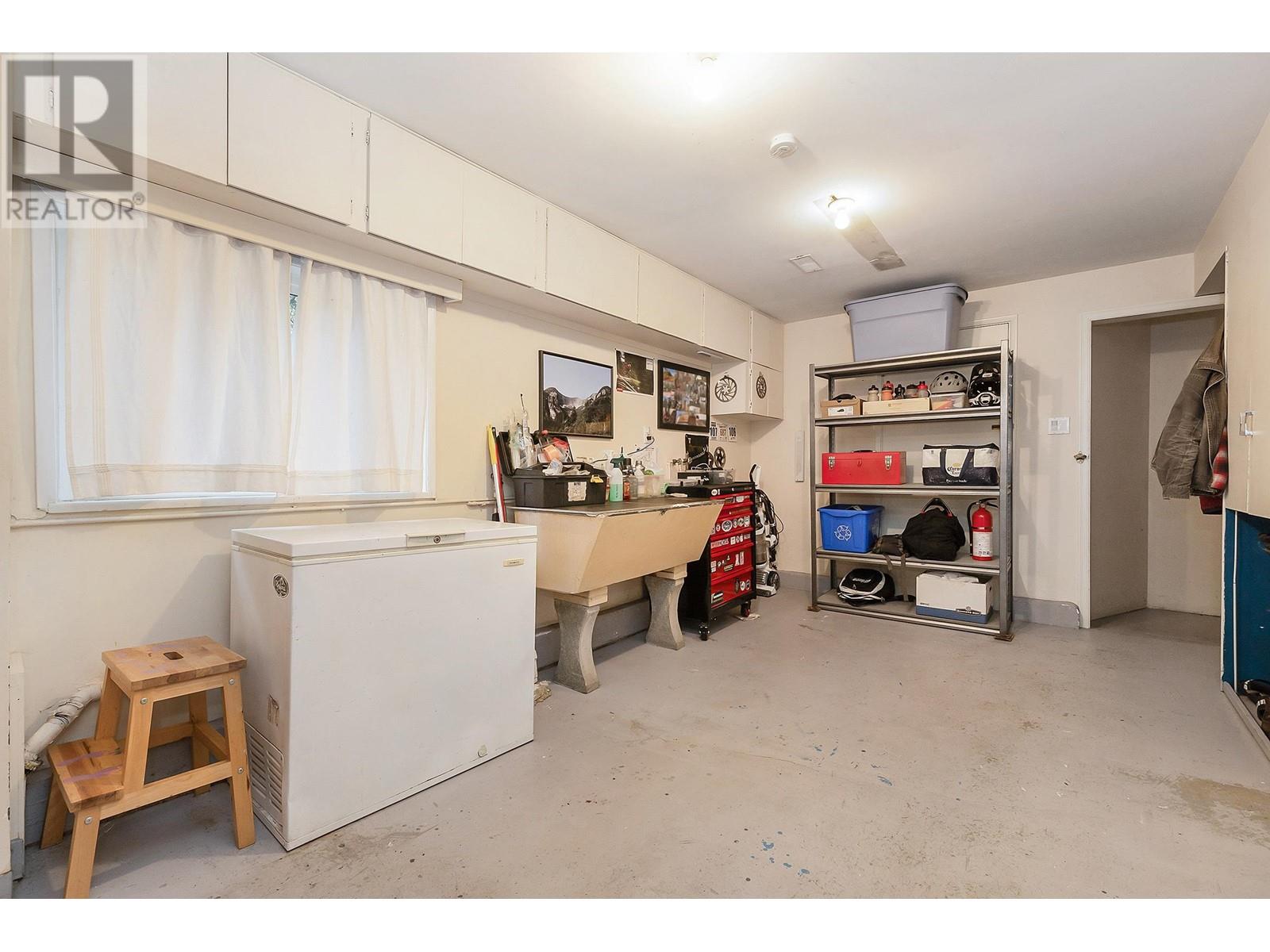 1169 Madore Avenue, Coquitlam, British Columbia  V3K 3C1 - Photo 10 - R2865177