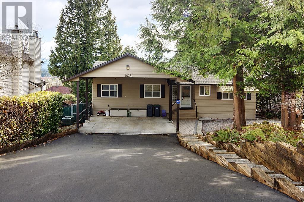 1025 Ogden Street, Coquitlam, British Columbia  V3C 3V8 - Photo 1 - R2865238