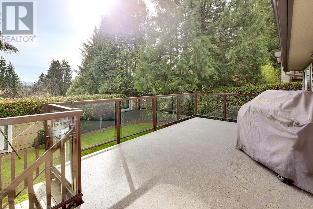 1025 Ogden Street, Coquitlam, British Columbia  V3C 3V8 - Photo 12 - R2865238