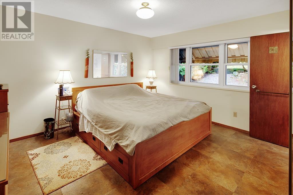 1025 Ogden Street, Coquitlam, British Columbia  V3C 3V8 - Photo 14 - R2865238