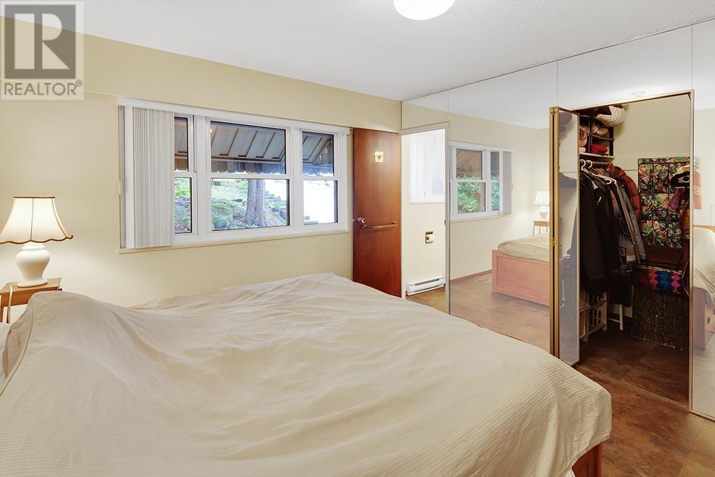 1025 Ogden Street, Coquitlam, British Columbia  V3C 3V8 - Photo 15 - R2865238
