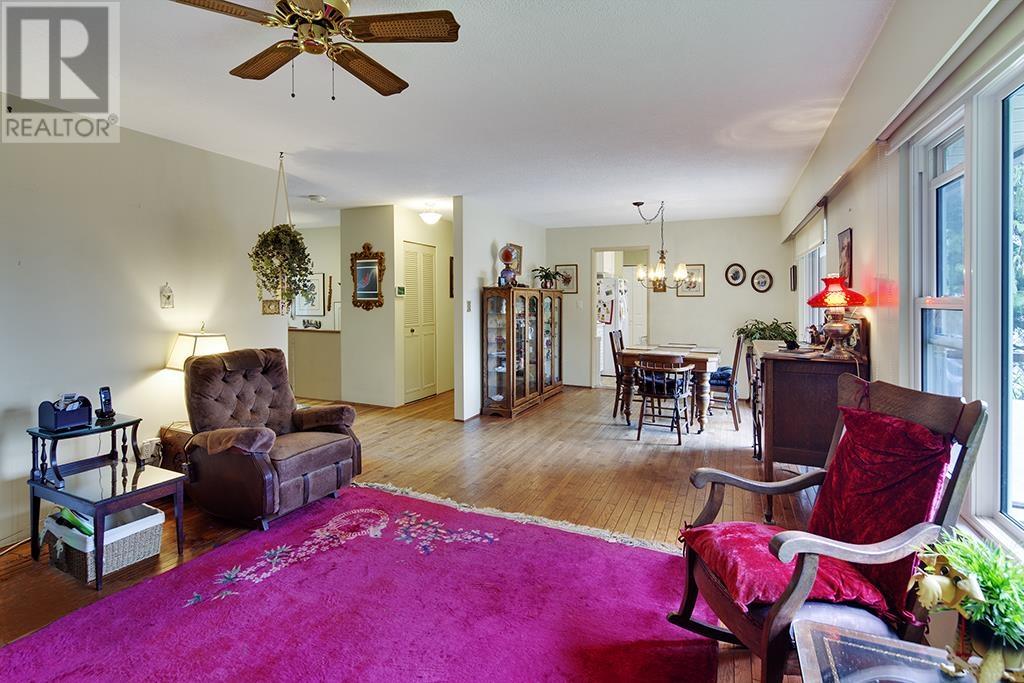 1025 Ogden Street, Coquitlam, British Columbia  V3C 3V8 - Photo 6 - R2865238