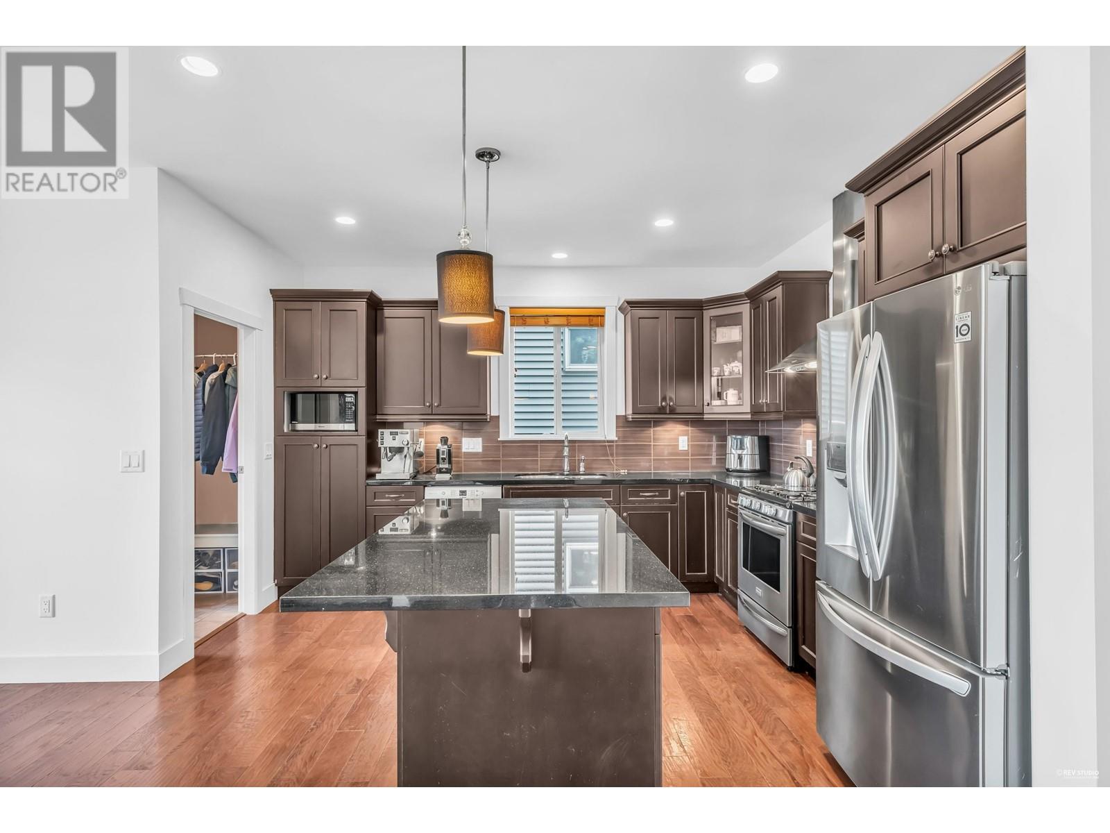 1382 Coast Meridian Road, Coquitlam, British Columbia  V3E 3H1 - Photo 11 - R2865256