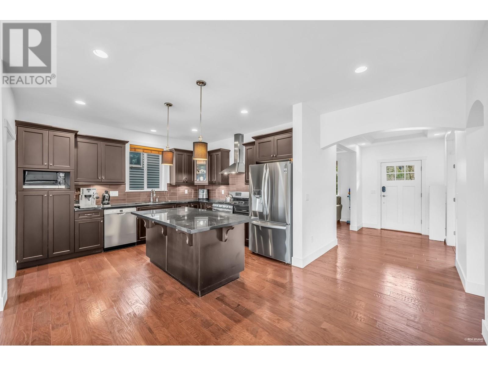 1382 Coast Meridian Road, Coquitlam, British Columbia  V3E 3H1 - Photo 12 - R2865256