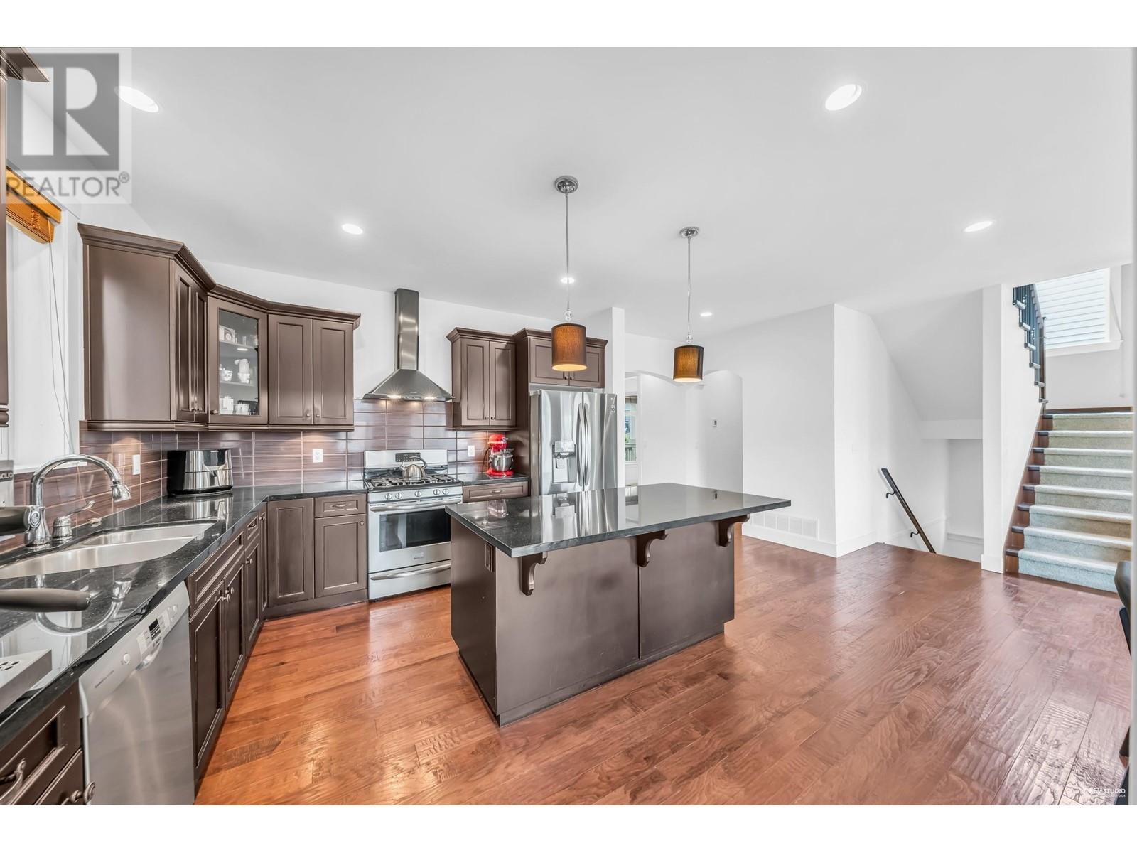1382 Coast Meridian Road, Coquitlam, British Columbia  V3E 3H1 - Photo 13 - R2865256