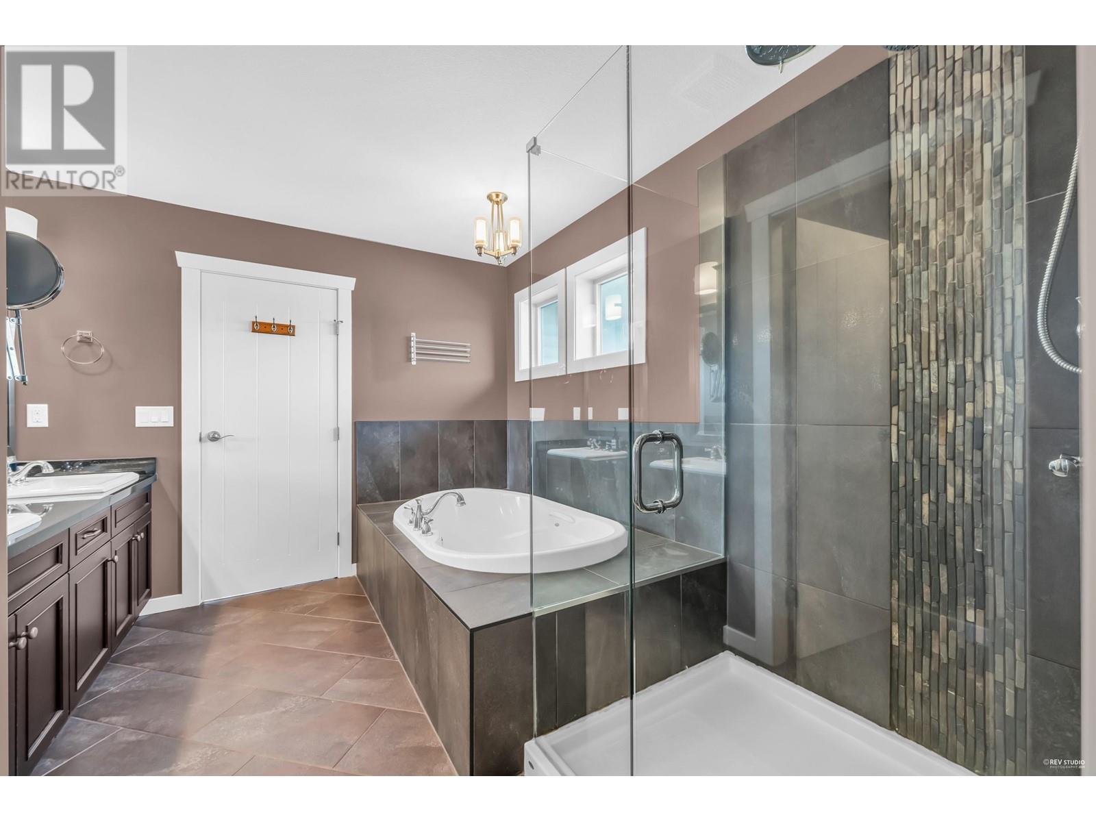1382 Coast Meridian Road, Coquitlam, British Columbia  V3E 3H1 - Photo 24 - R2865256