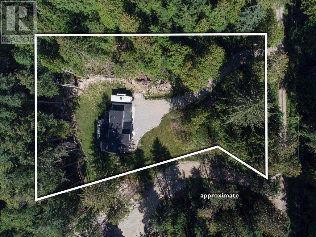 1127 Malcolm Creek Road, Roberts Creek, British Columbia  V0N 2W3 - Photo 2 - R2865280