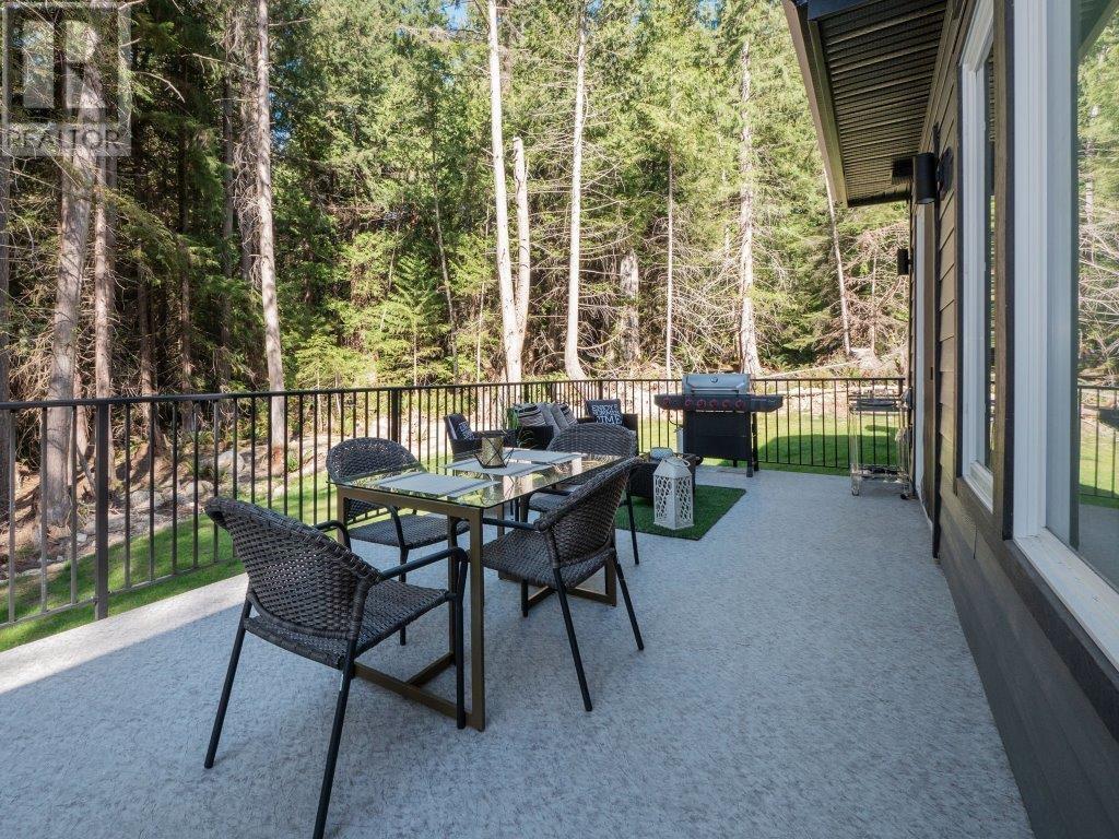 1127 Malcolm Creek Road, Roberts Creek, British Columbia  V0N 2W3 - Photo 32 - R2865280