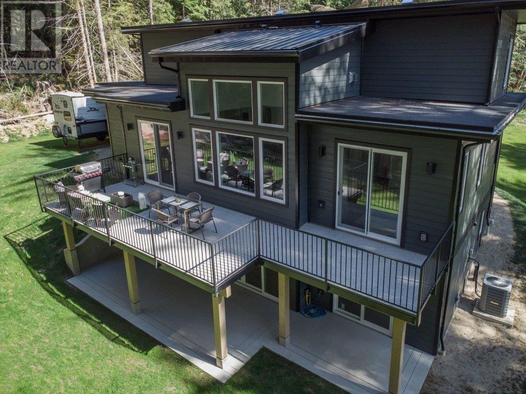 1127 Malcolm Creek Road, Roberts Creek, British Columbia  V0N 2W3 - Photo 34 - R2865280
