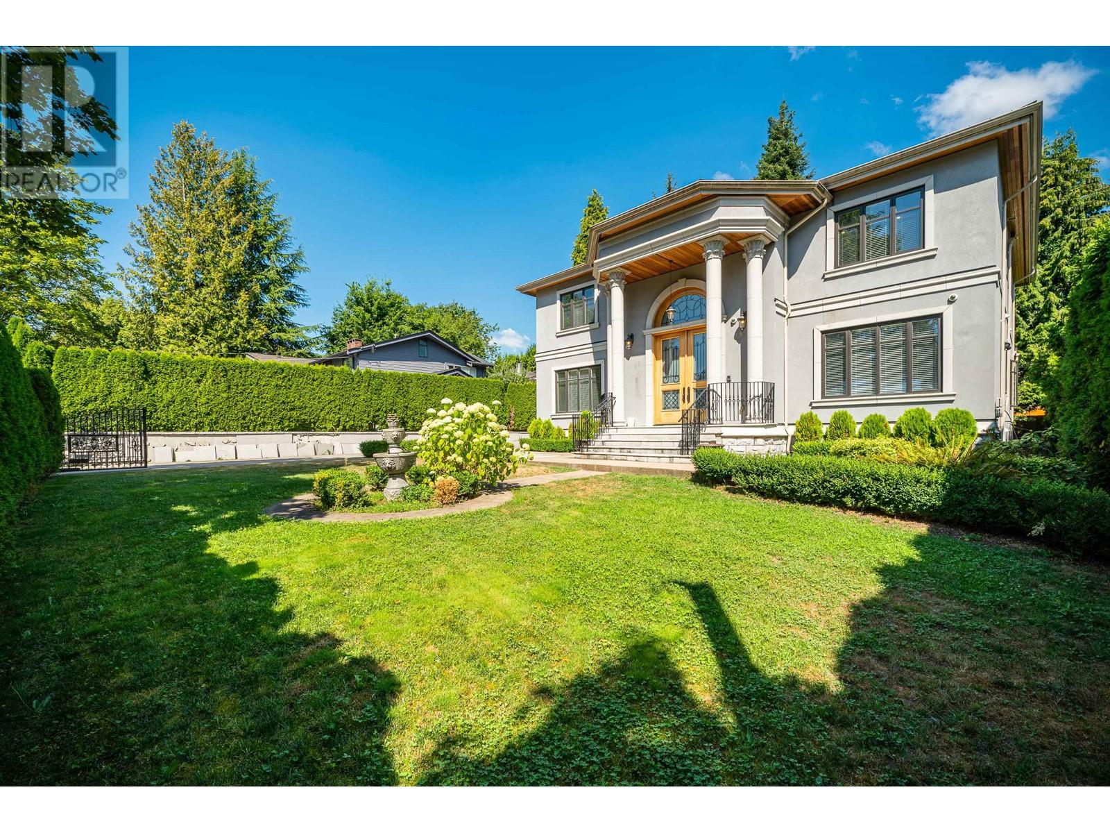 Listing Picture 4 of 38 : 8233 GOVERNMENT ROAD, Burnaby / 本拿比 - 魯藝地產 Yvonne Lu Group - MLS Medallion Club Member
