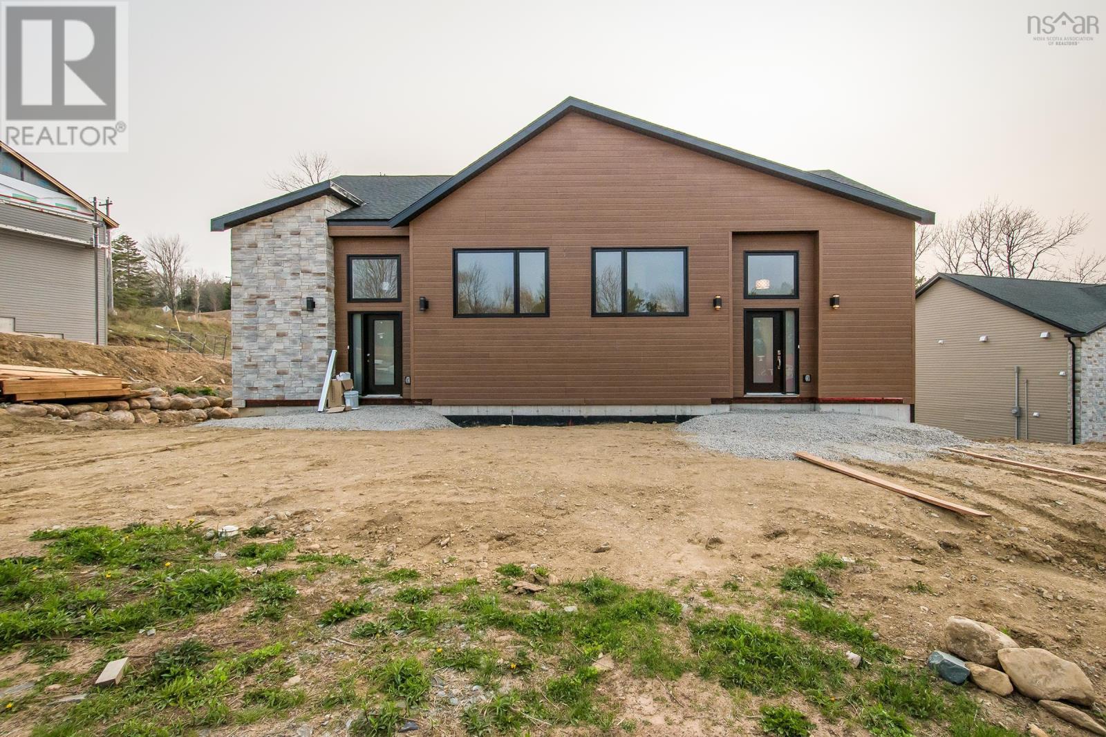 46 Heckman Avenue, Bridgewater, Nova Scotia  B4V 2H2 - Photo 1 - 202405863