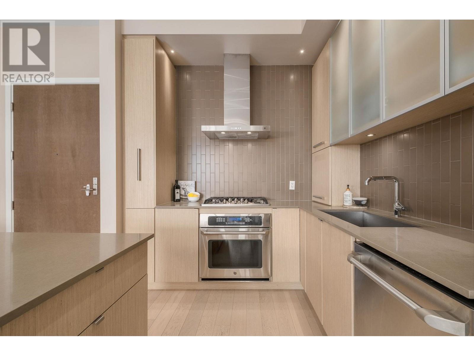 208 260 Salter Street, New Westminster, British Columbia  V3M 0J4 - Photo 14 - R2865172