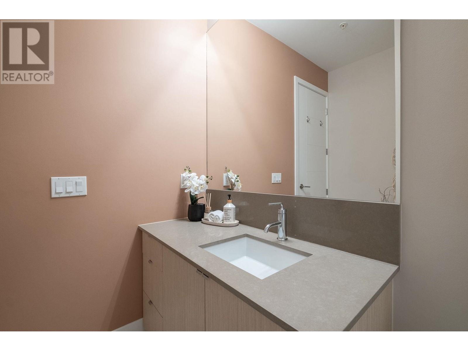208 260 Salter Street, New Westminster, British Columbia  V3M 0J4 - Photo 31 - R2865172