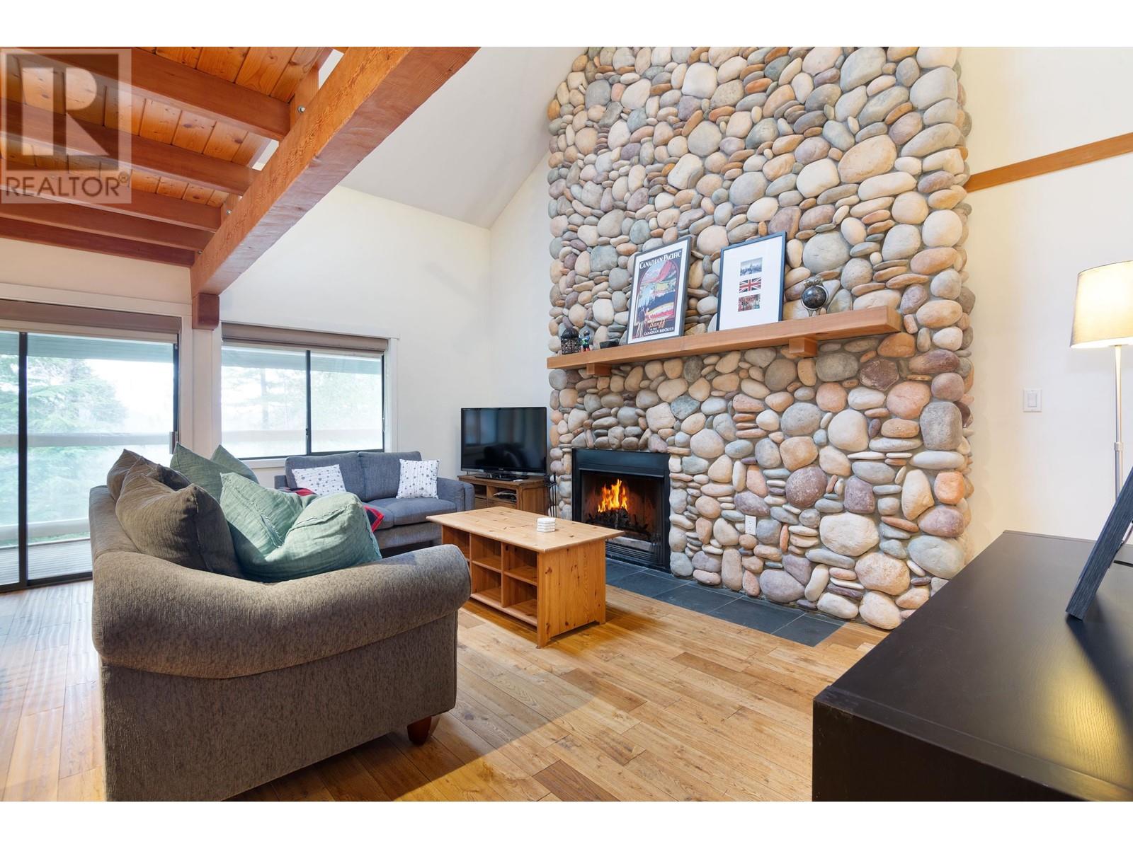 4 2173 Timber Ridge, Whistler, British Columbia  V8E 0A8 - Photo 2 - R2865337