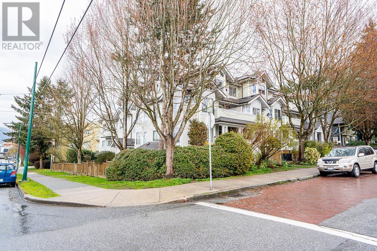 104 1723 Frances Street, Vancouver, British Columbia  V5L 1Z5 - Photo 2 - R2865343