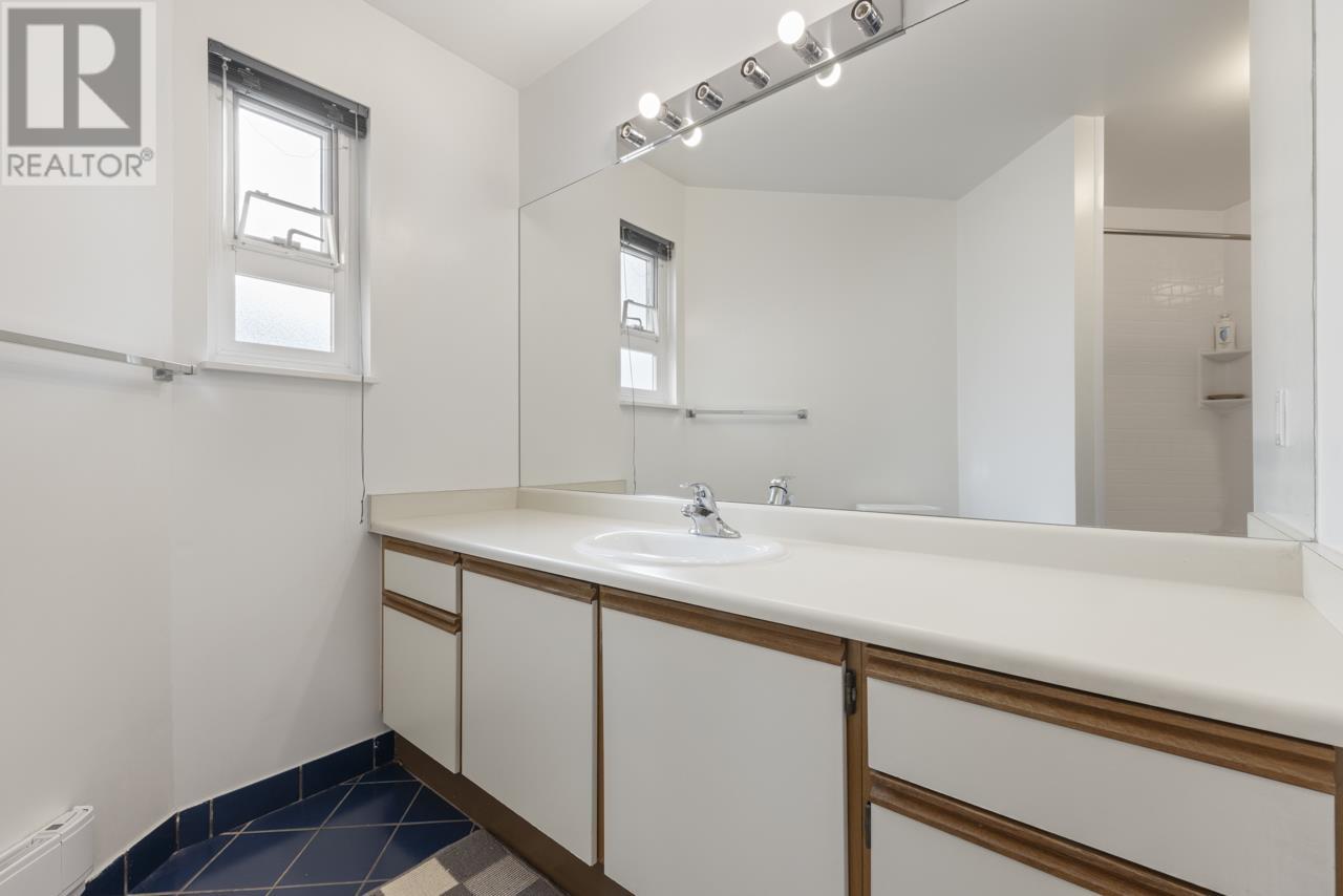 16 1870 Yew Street, Vancouver, British Columbia  V6K 3G2 - Photo 12 - R2865377