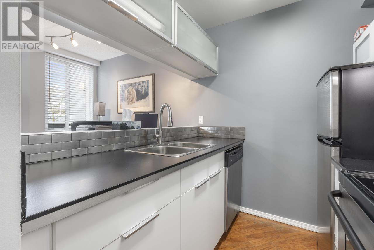16 1870 Yew Street, Vancouver, British Columbia  V6K 3G2 - Photo 14 - R2865377