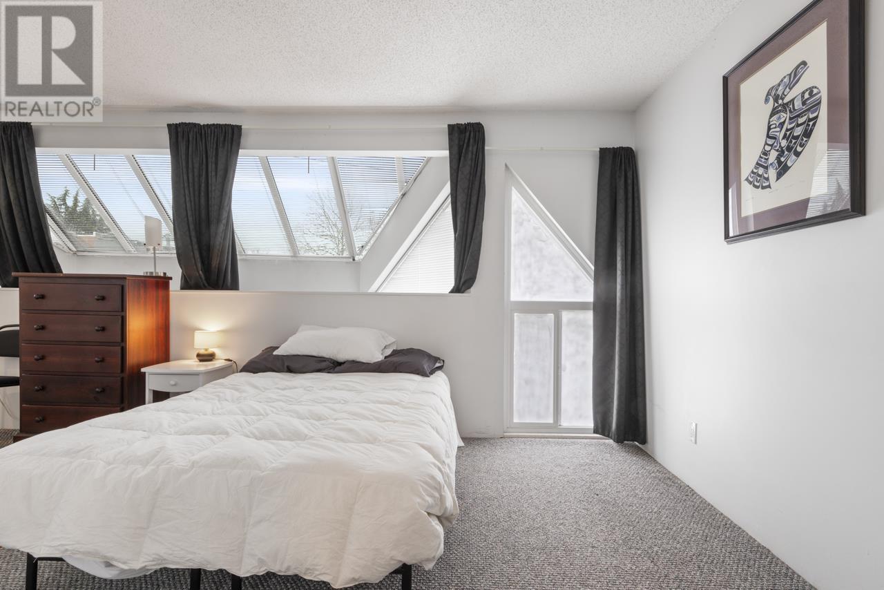 16 1870 Yew Street, Vancouver, British Columbia  V6K 3G2 - Photo 4 - R2865377
