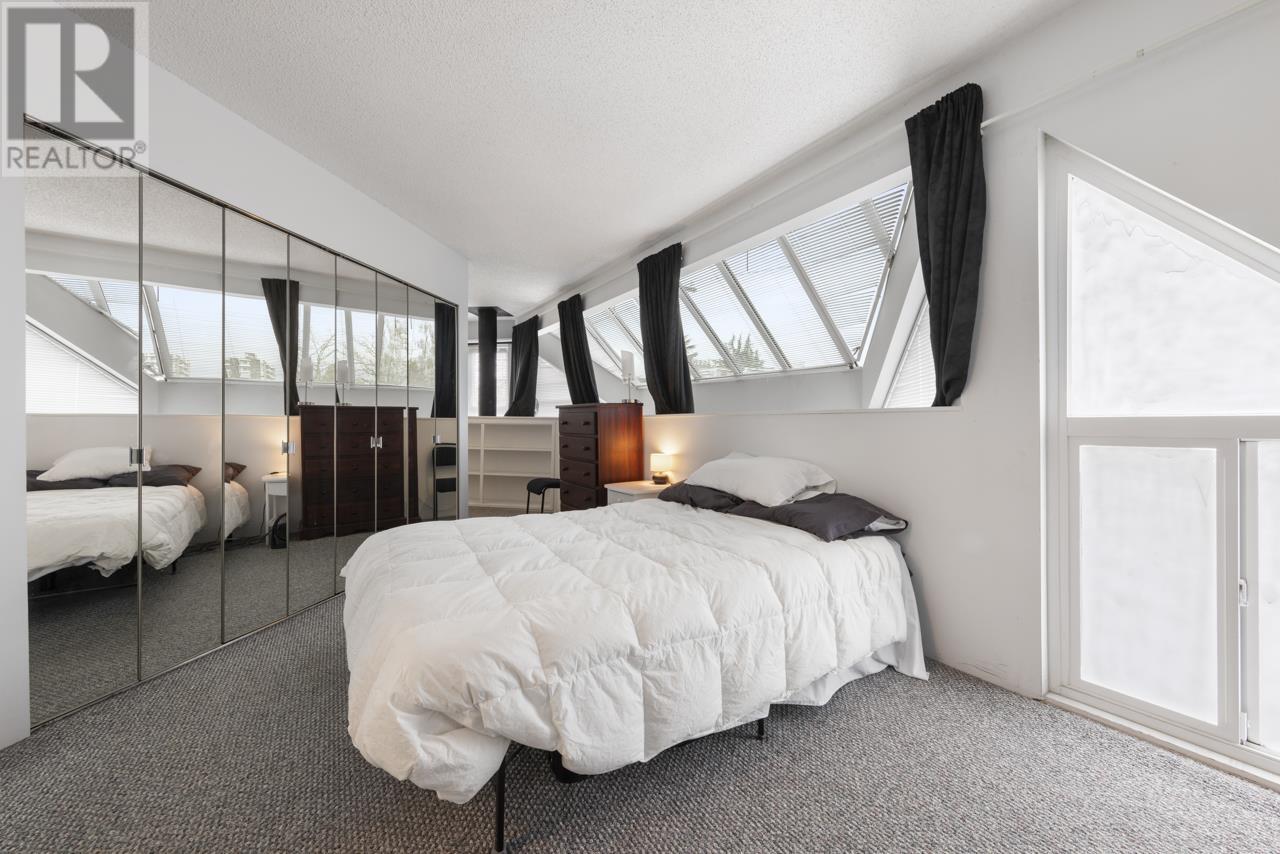 16 1870 Yew Street, Vancouver, British Columbia  V6K 3G2 - Photo 5 - R2865377