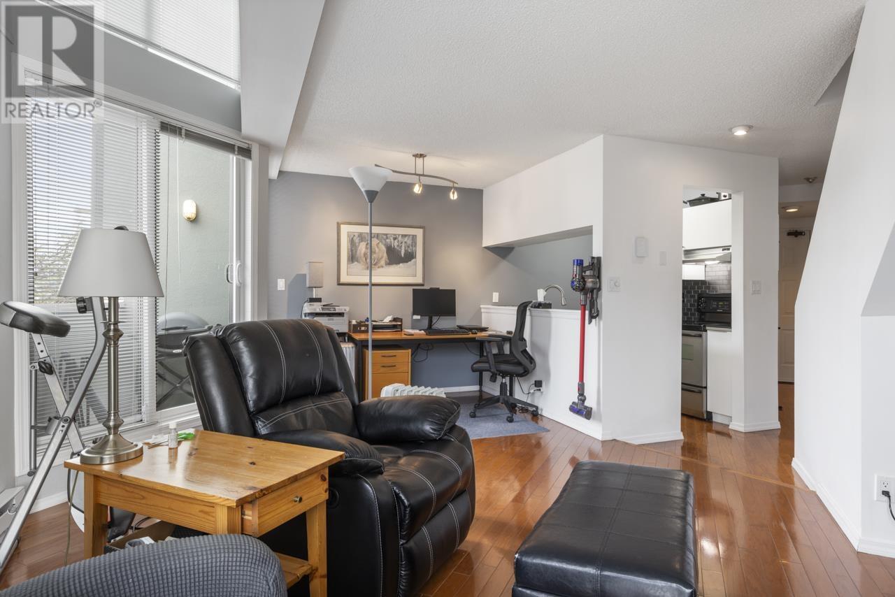 16 1870 Yew Street, Vancouver, British Columbia  V6K 3G2 - Photo 7 - R2865377