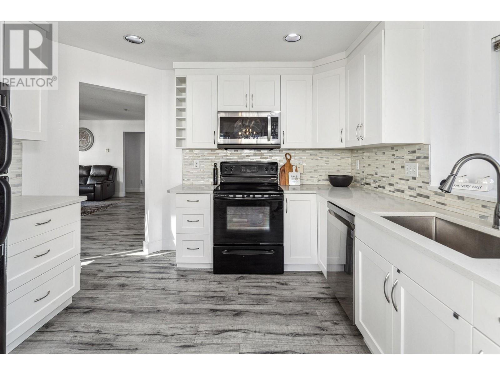 18 19060 Ford Road, Pitt Meadows, British Columbia  V3Y 2M2 - Photo 5 - R2865398