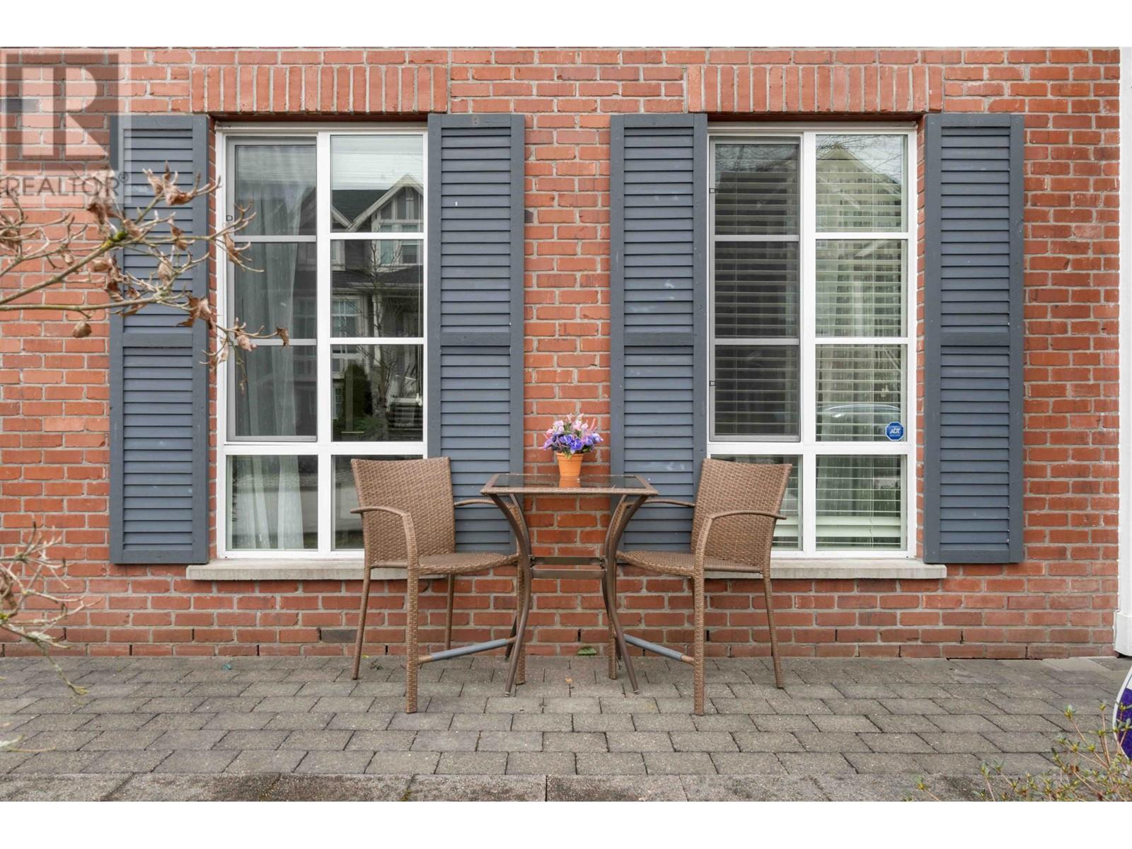3446 Darwin Avenue, Coquitlam, British Columbia  V3B 3H7 - Photo 3 - R2865356