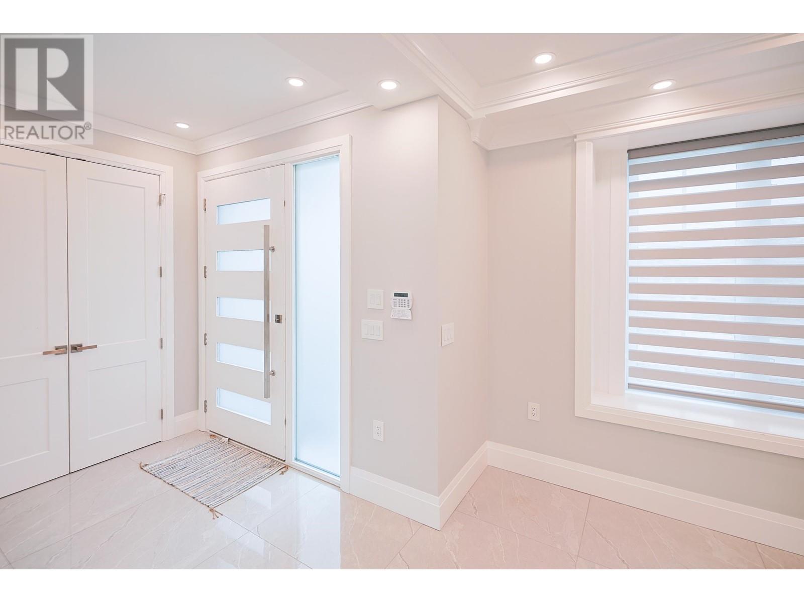 2984 Kitchener Street, Vancouver, British Columbia  V5K 3E5 - Photo 5 - R2865367