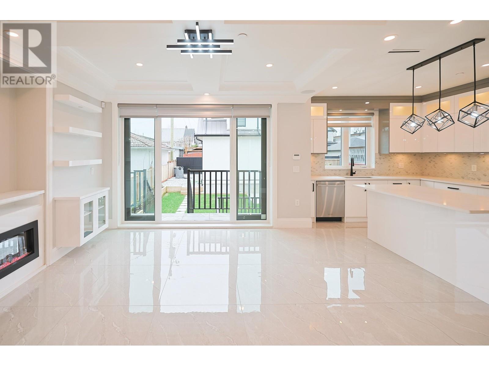 2984 Kitchener Street, Vancouver, British Columbia  V5K 3E5 - Photo 9 - R2865367