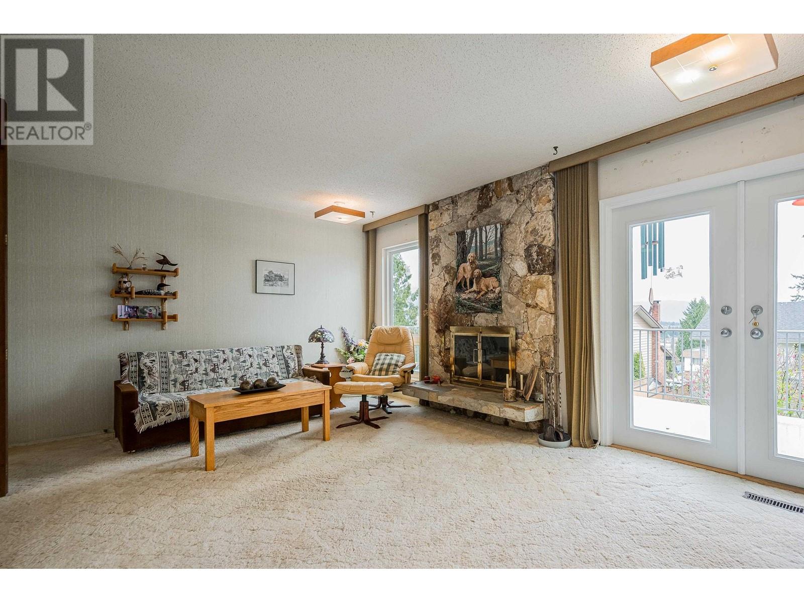 3175 Beacon Drive, Coquitlam, British Columbia  V3C 3W7 - Photo 15 - R2865392