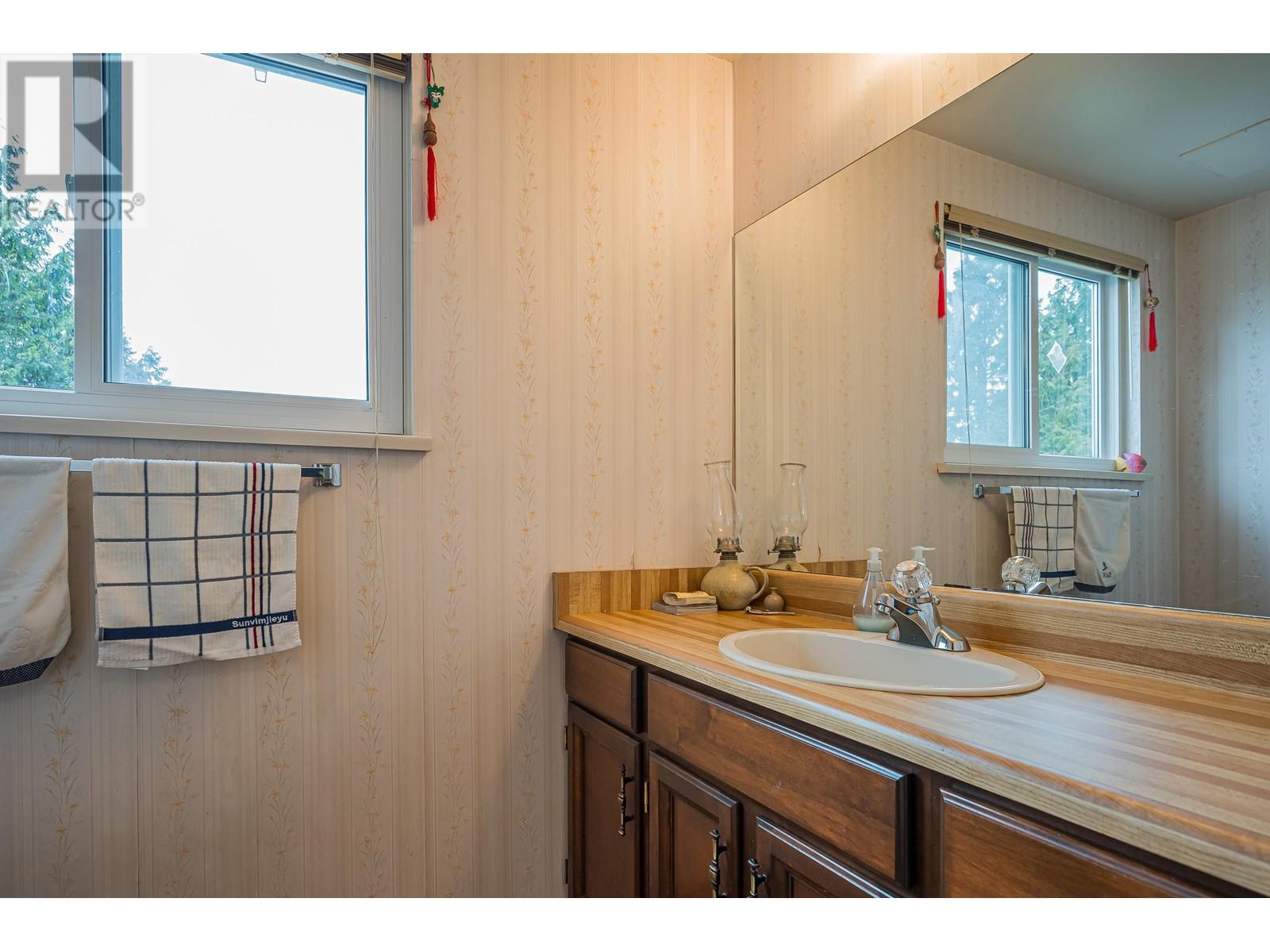 3175 Beacon Drive, Coquitlam, British Columbia  V3C 3W7 - Photo 20 - R2865392