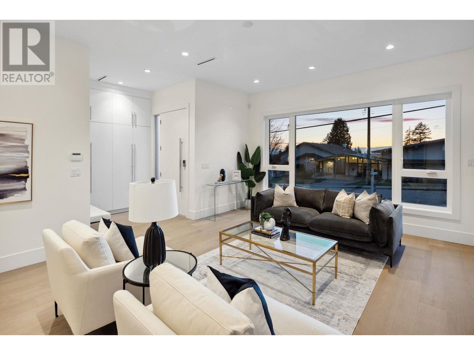 2644 Chesterfield Avenue, North Vancouver, British Columbia  V7N 3M2 - Photo 3 - R2865399
