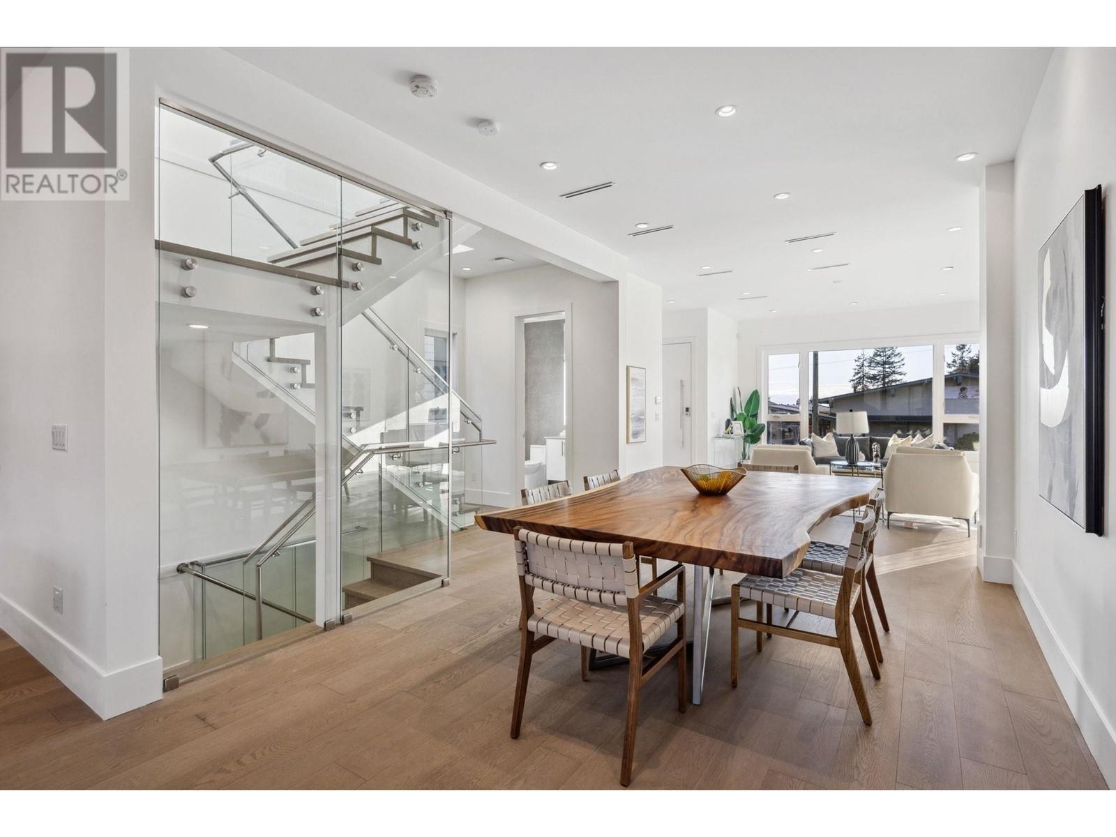 2644 Chesterfield Avenue, North Vancouver, British Columbia  V7N 3M2 - Photo 6 - R2865399