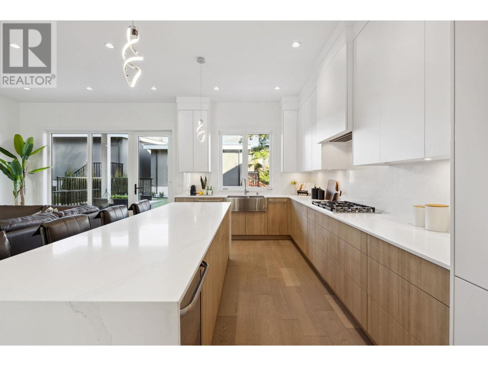 2644 Chesterfield Avenue, North Vancouver, British Columbia  V7N 3M2 - Photo 9 - R2865399