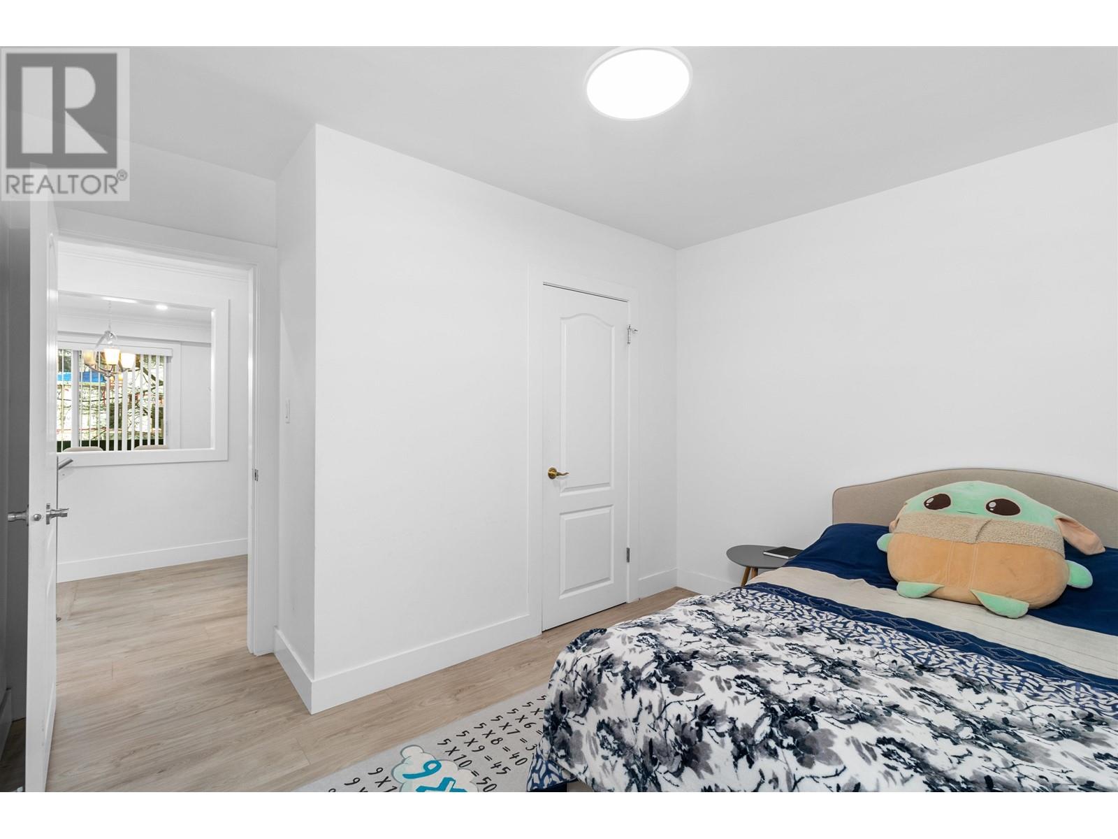 691 Schoolhouse Street, Coquitlam, British Columbia  V3J 5R6 - Photo 13 - R2865416