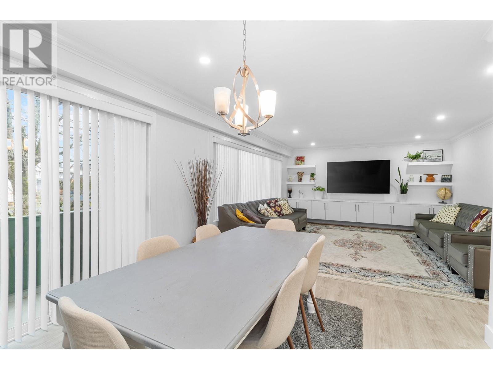 691 Schoolhouse Street, Coquitlam, British Columbia  V3J 5R6 - Photo 4 - R2865416