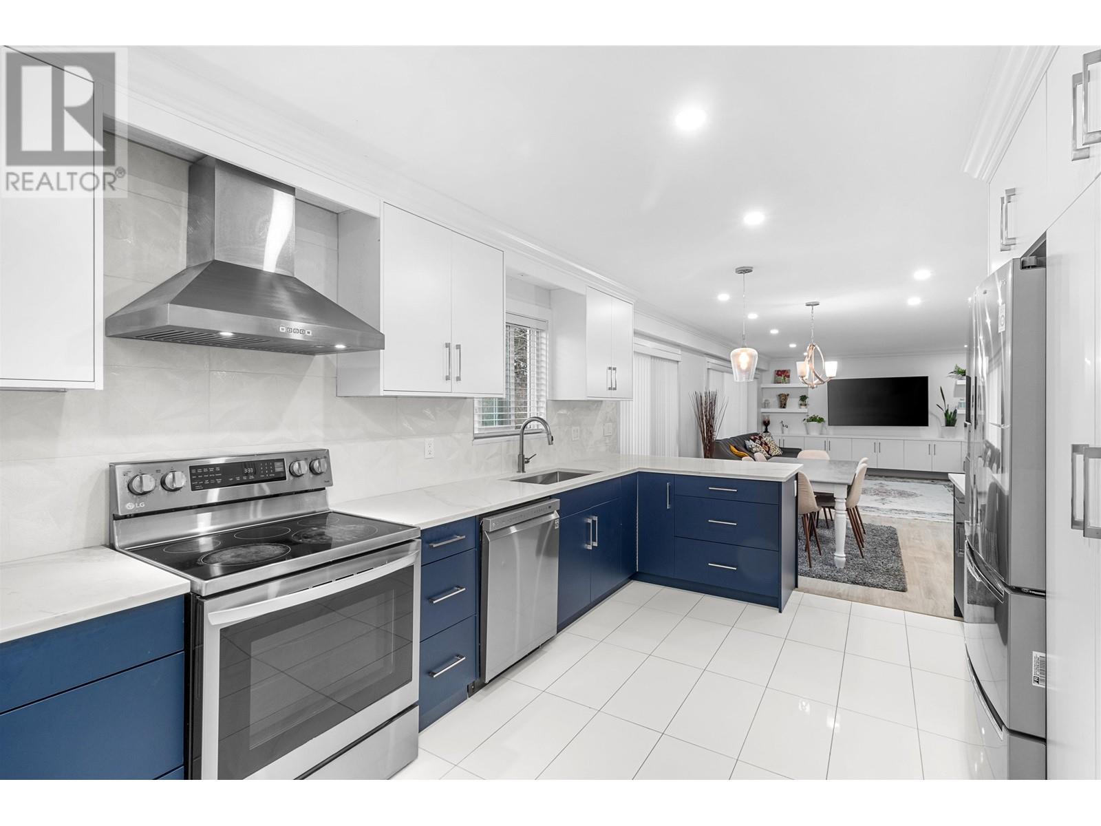 691 Schoolhouse Street, Coquitlam, British Columbia  V3J 5R6 - Photo 7 - R2865416