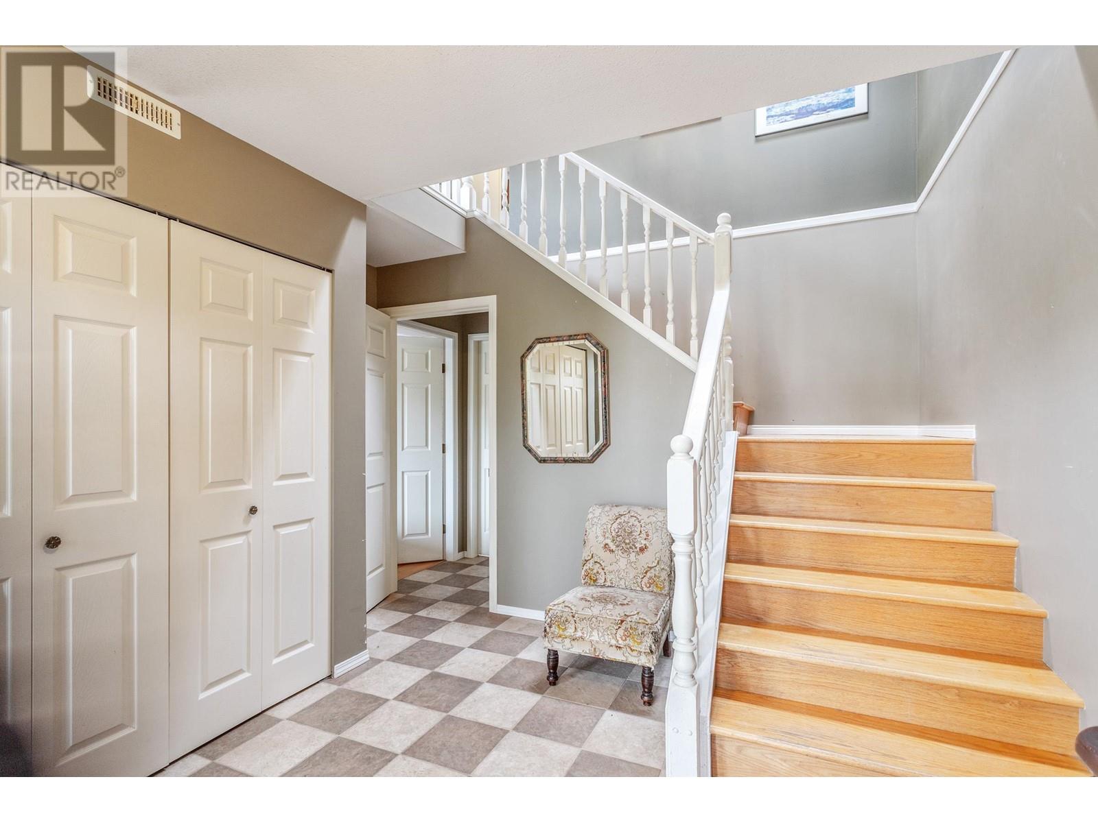 1528 Manning Avenue, Port Coquitlam, British Columbia  V3B 1K5 - Photo 3 - R2865421