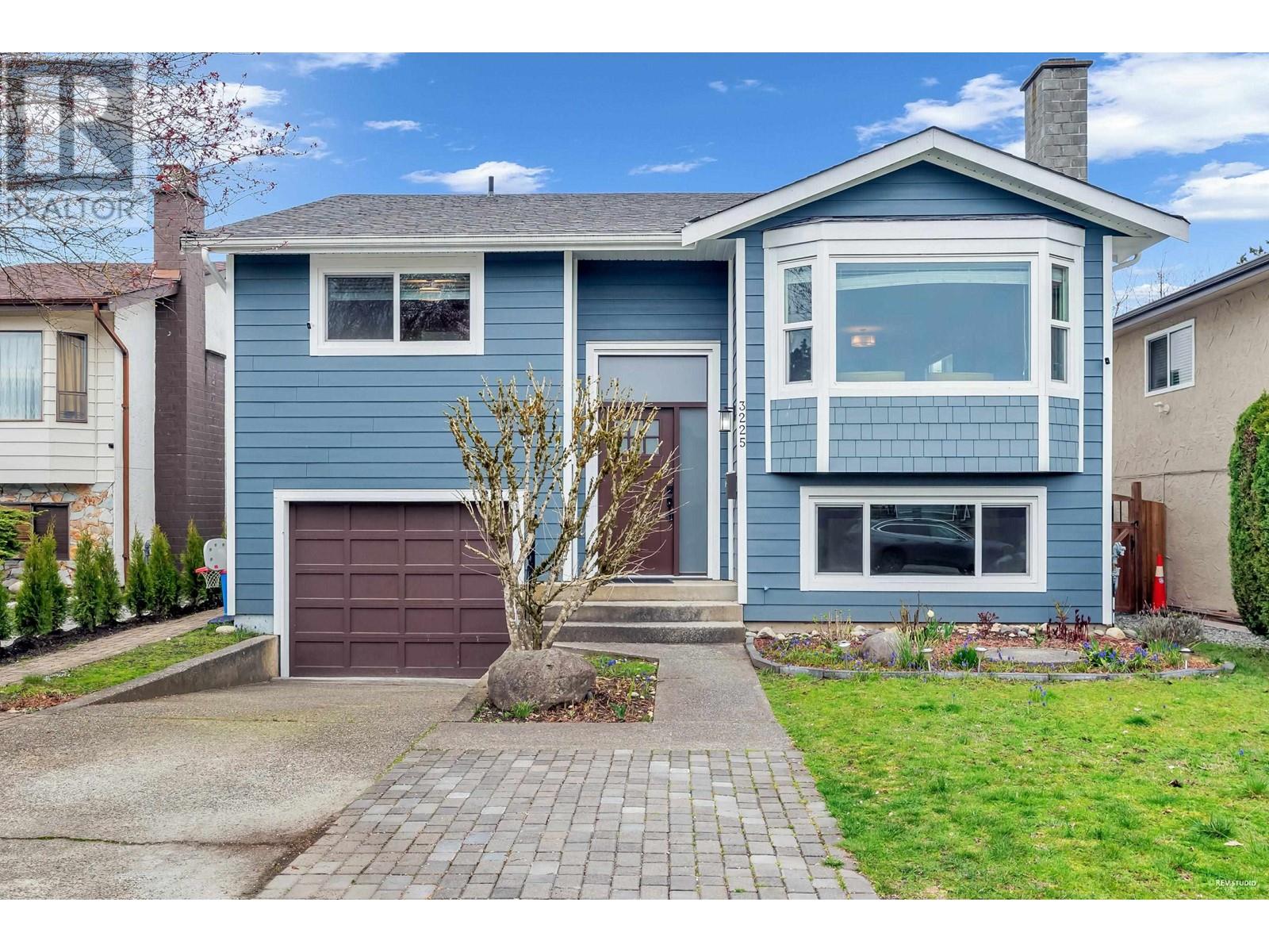 3225 Ballenas Court, Coquitlam, British Columbia  V3E 1T3 - Photo 1 - R2865439