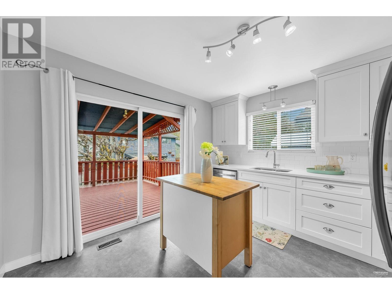 3225 Ballenas Court, Coquitlam, British Columbia  V3E 1T3 - Photo 14 - R2865439
