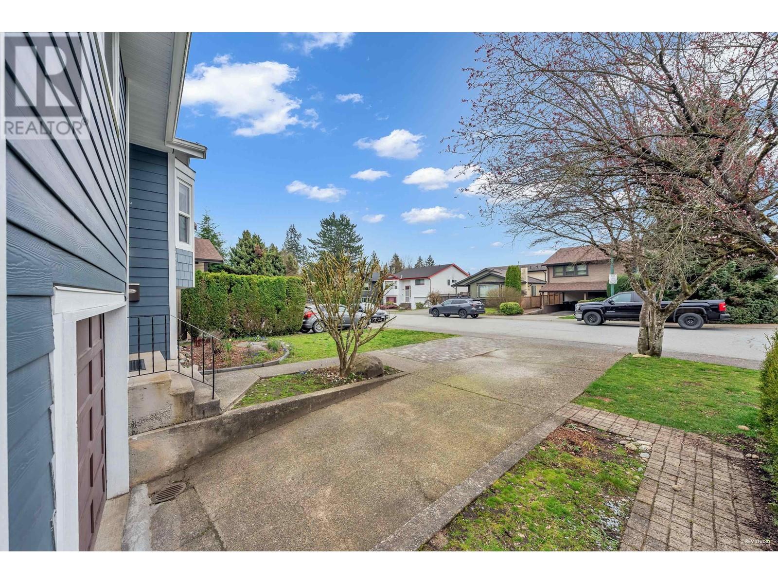 3225 Ballenas Court, Coquitlam, British Columbia  V3E 1T3 - Photo 36 - R2865439