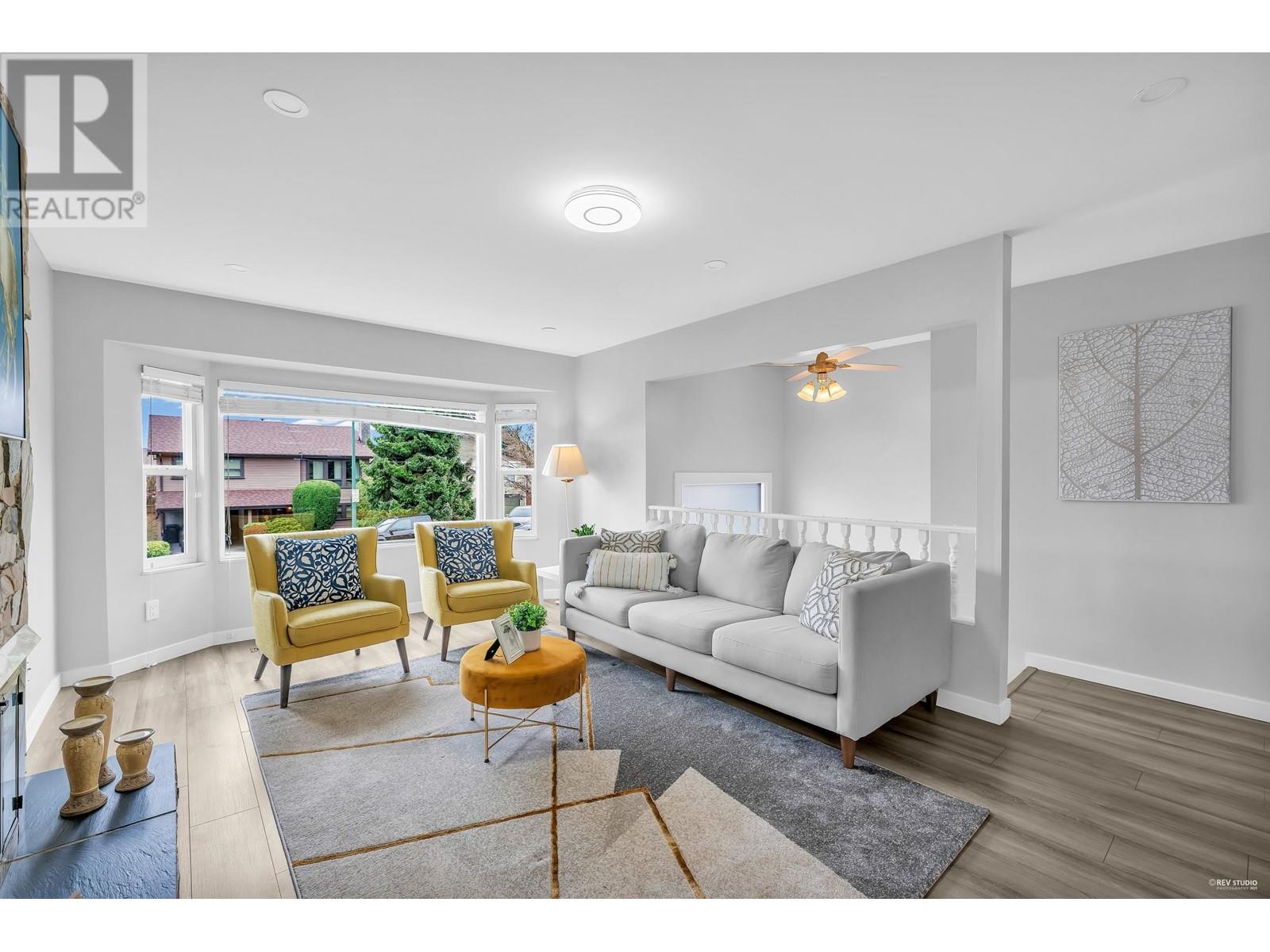 3225 Ballenas Court, Coquitlam, British Columbia  V3E 1T3 - Photo 6 - R2865439