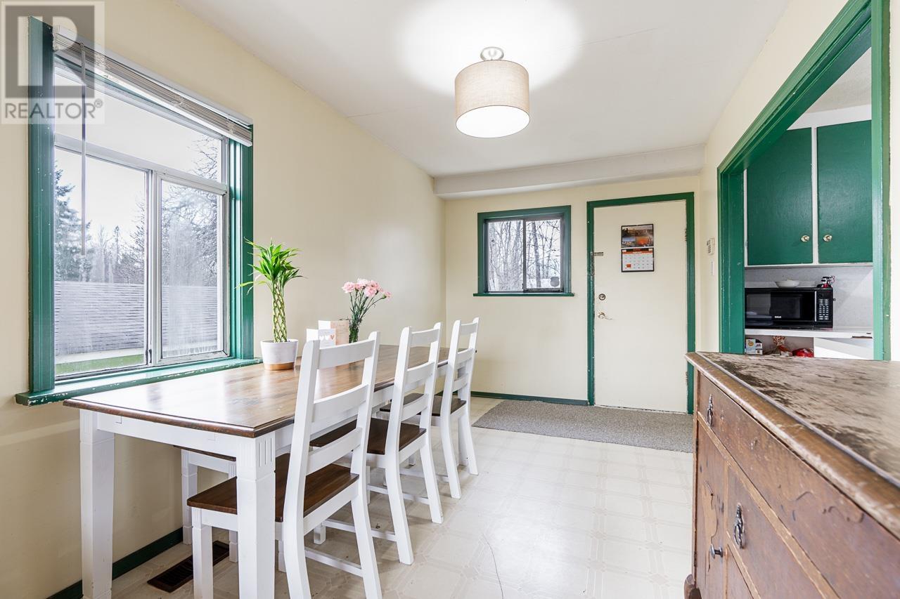 24765 Halnor Avenue, Maple Ridge, British Columbia  V4R 1J8 - Photo 7 - R2865447