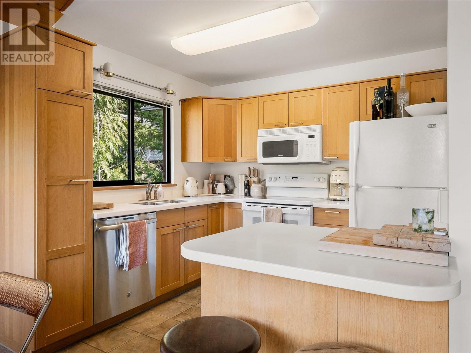3300 Archibald Way, Whistler, British Columbia  V8E 0B8 - Photo 8 - R2865325
