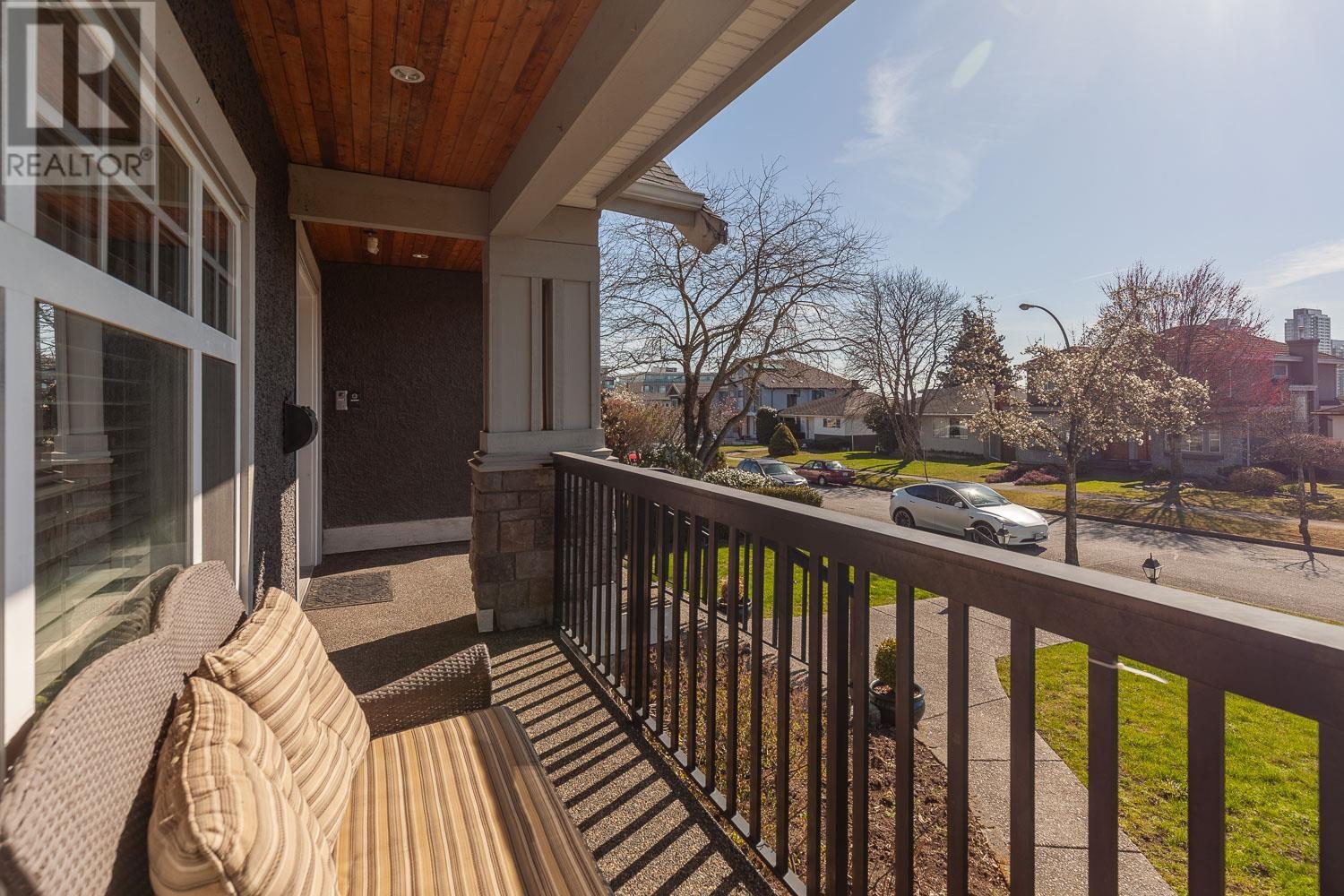 585 W 60th Avenue, Vancouver, British Columbia  V6P 1Z8 - Photo 3 - R2865469