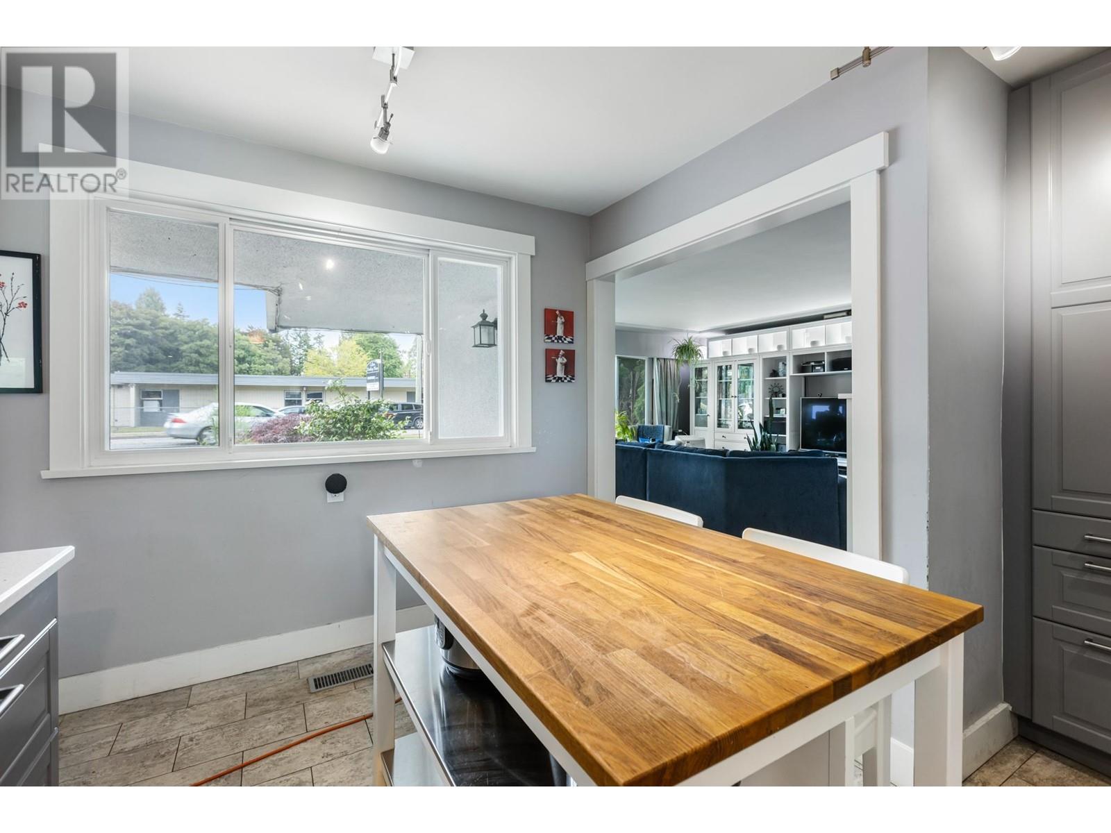 21256 River Road, Maple Ridge, British Columbia  V2X 2A8 - Photo 11 - R2864554