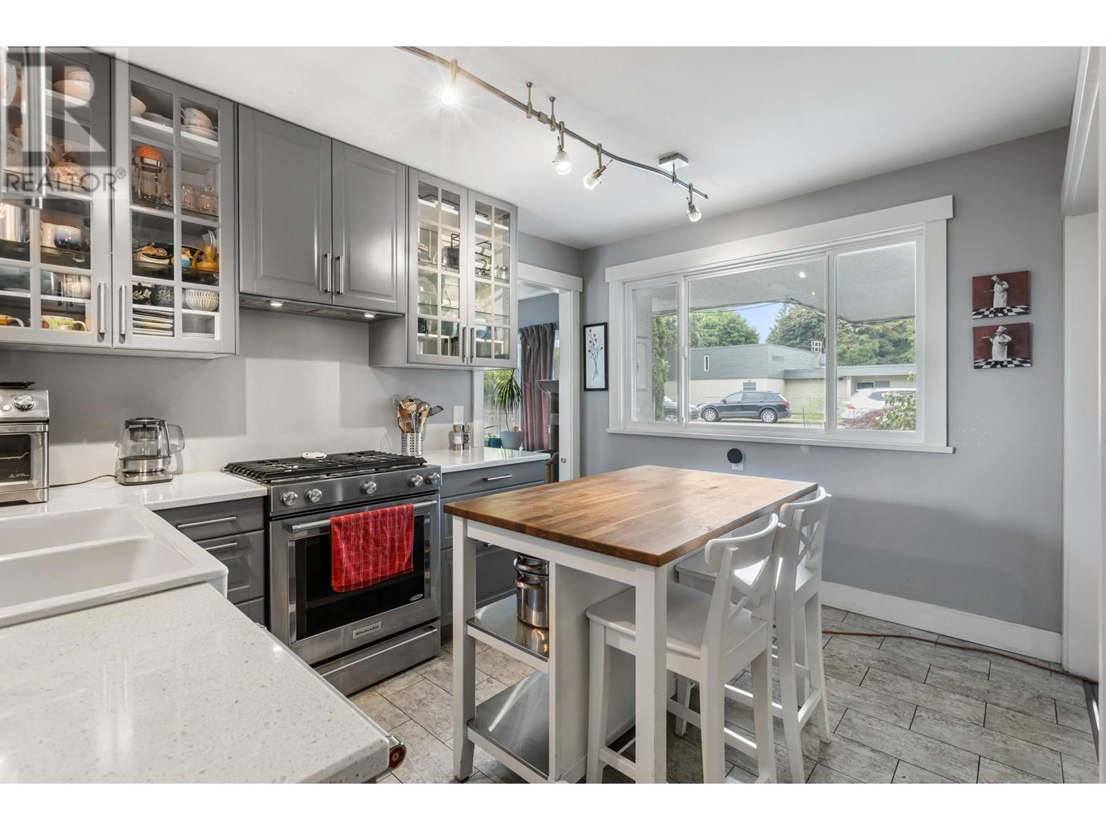 21256 River Road, Maple Ridge, British Columbia  V2X 2A8 - Photo 9 - R2864554